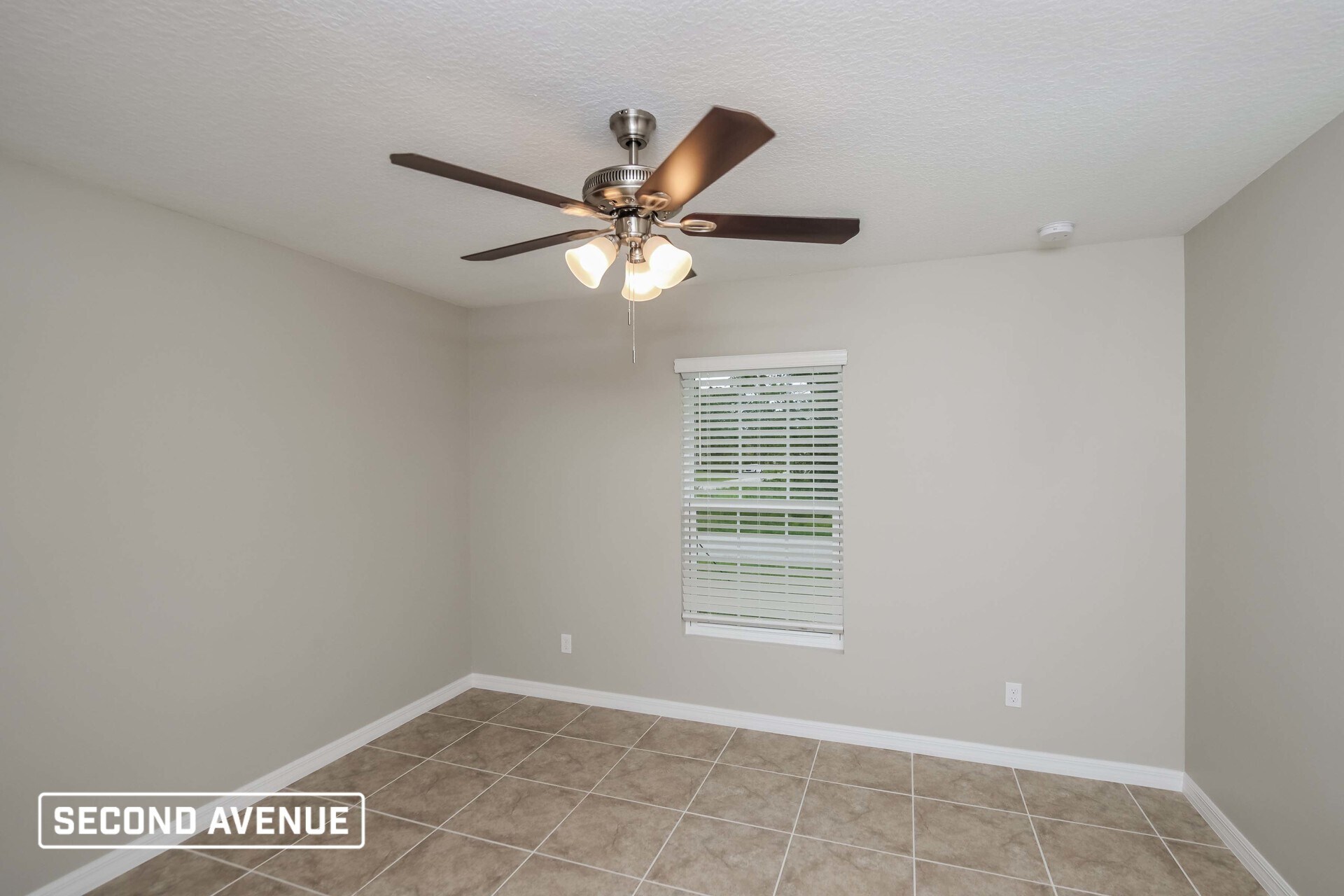 Building Photo - 1426 Paramount Ave SE