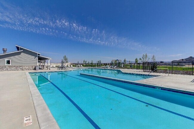 Building Photo - Welcome to this charming 3 bed 2.5 bath ho...