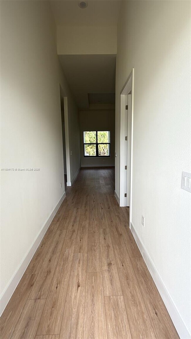 Building Photo - 241 Pembroke Dr