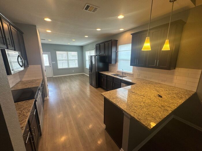 Building Photo - 722 Coconut Grove St