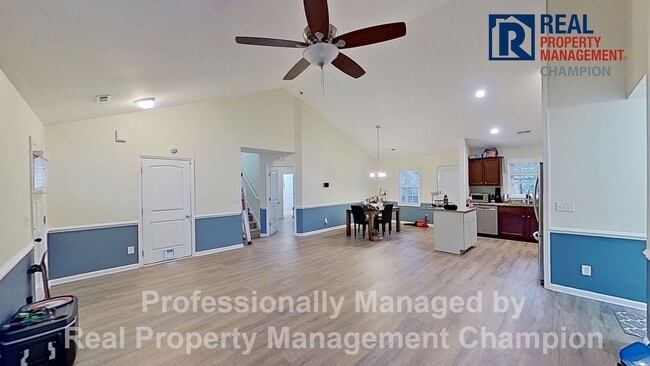 Building Photo - 3 BD/2 BA Home w/Split Bedrooms, Bonus Room, Fenced Yard & Attached Garage