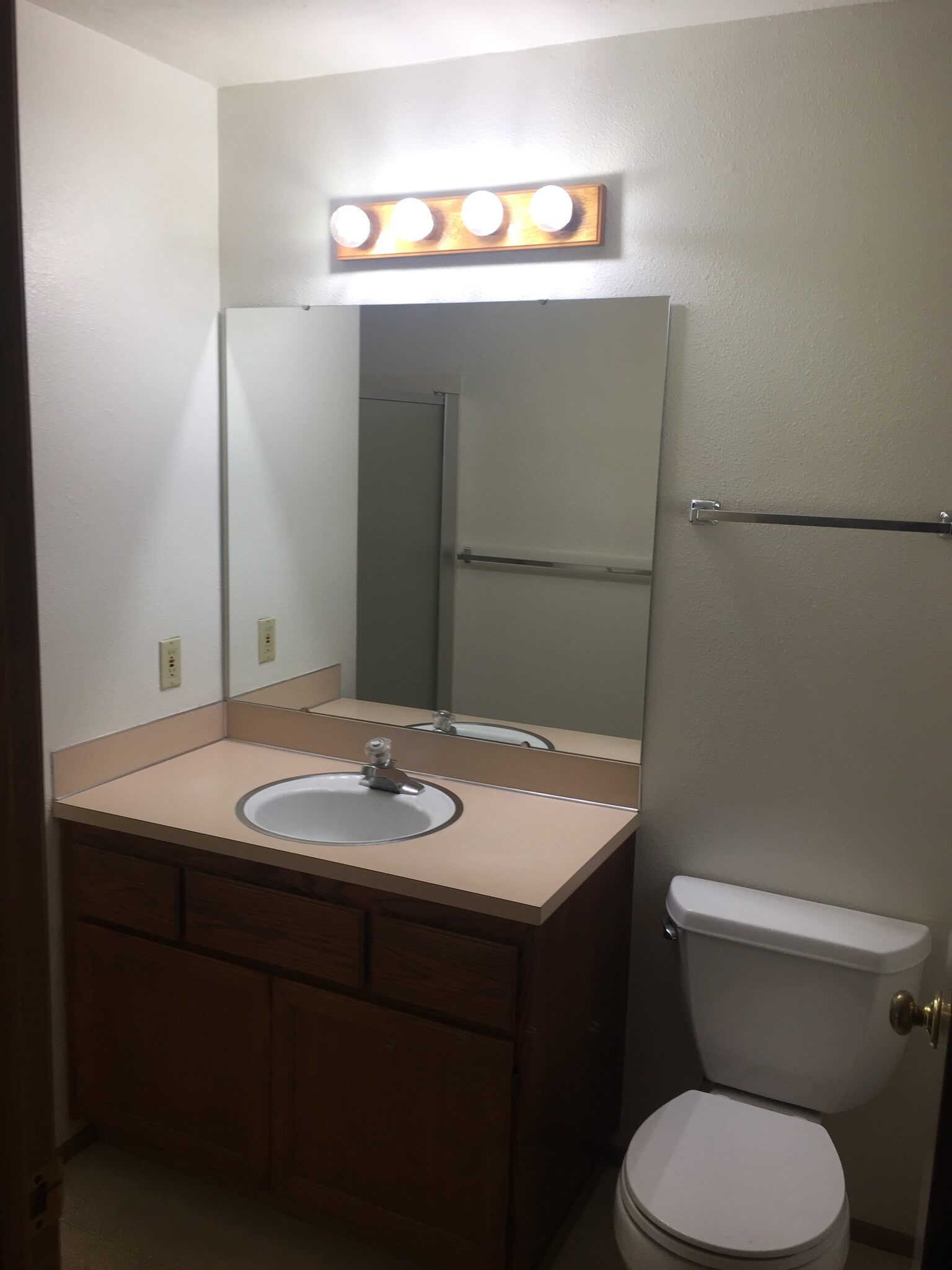 Building Photo - 4099 Scenic Dr