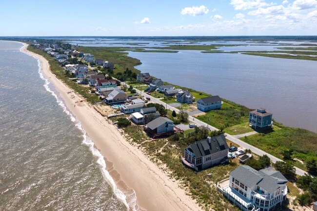 Building Photo - New Construction Home overlooking Prime Ho...