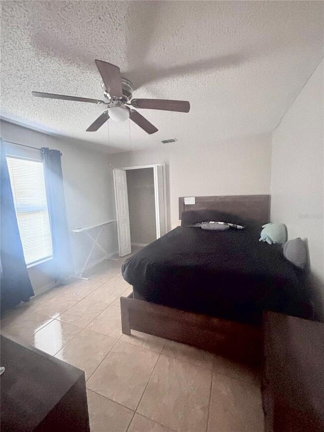 Building Photo - Poinciana Home