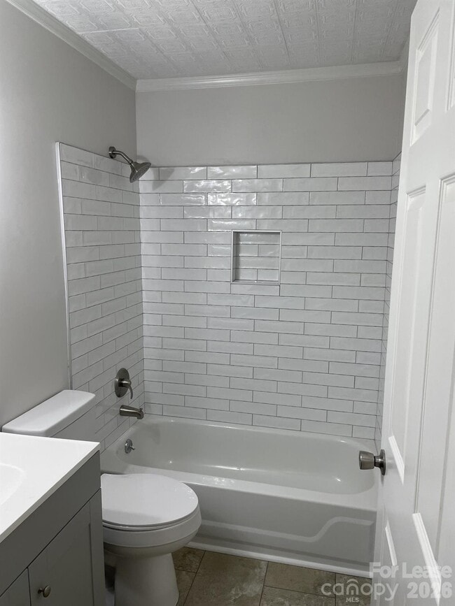 Building Photo - 19831 Henderson Rd