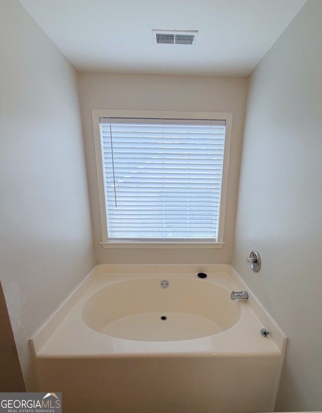 Building Photo - 106 Turtle Pointe Dr
