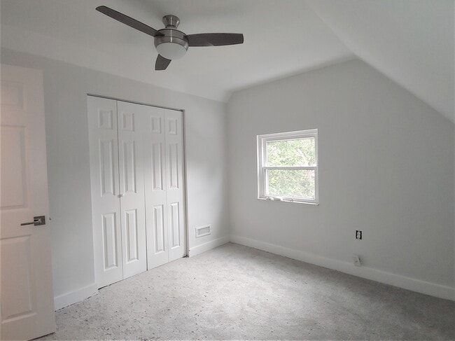 Building Photo - 2510 Jamaica Dr