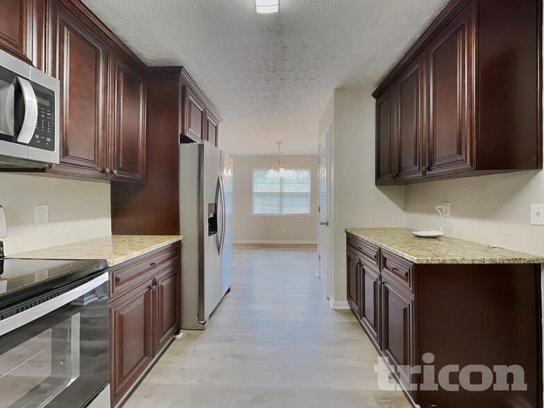 Building Photo - 45 Brighton Dr