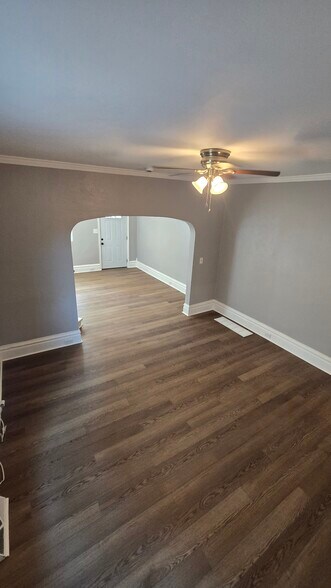 Building Photo - 431 W Simpson St