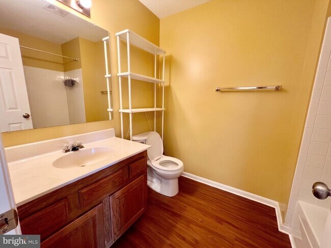Building Photo - 5635 Gosling Dr