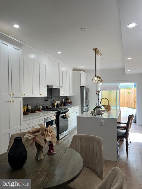 Building Photo - 1641 N Newkirk St