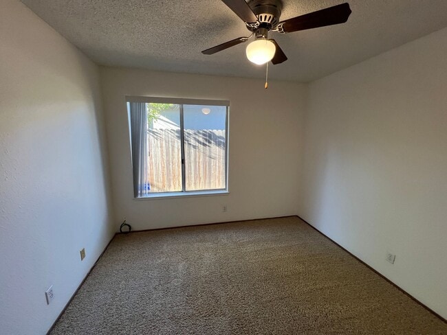Building Photo - 8224 Canyon Oak Dr
