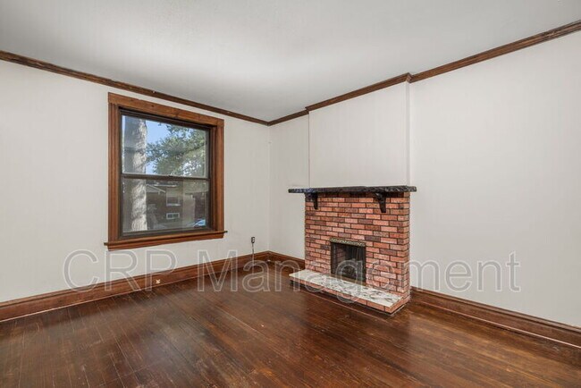 Building Photo - 5033 Ray Ave