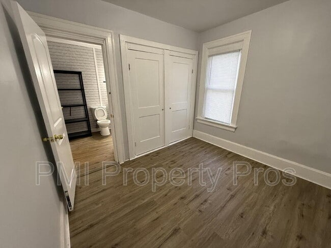 Building Photo - 2853 N Booth St