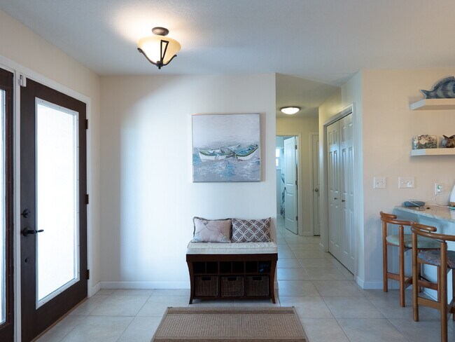 Building Photo - Luxury Seasonal Furnished Rental "Charming...