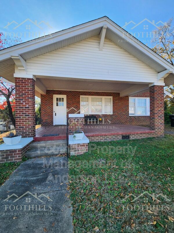 Building Photo - 306 E Calhoun St