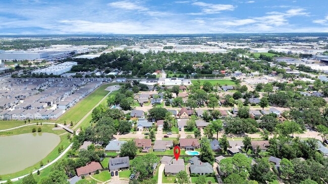 Building Photo - 9726 Springmont Dr