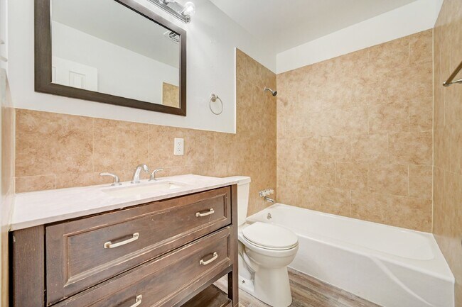 Building Photo - $1,885.00 - 4 Beds, 2 Bath, Duplex in Litt...