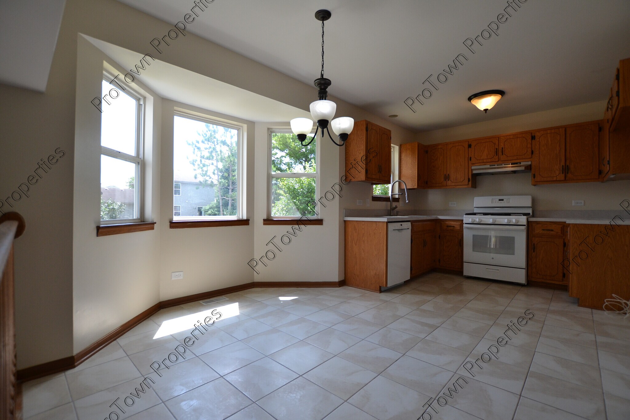 Building Photo - 4616 Peacock Ln