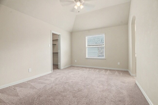 Building Photo - 708 Yarrow St