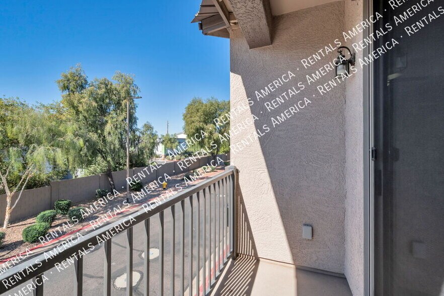 Building Photo - 1250 S Rialto