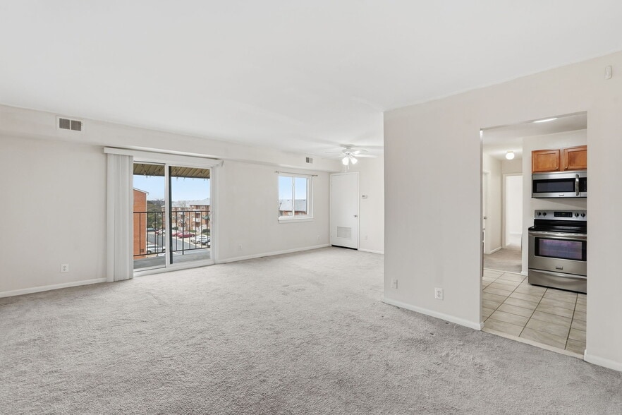 Building Photo - 6230 Edsall Rd