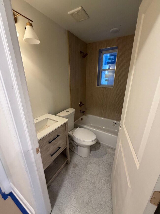 Building Photo - 4417 N 9th St