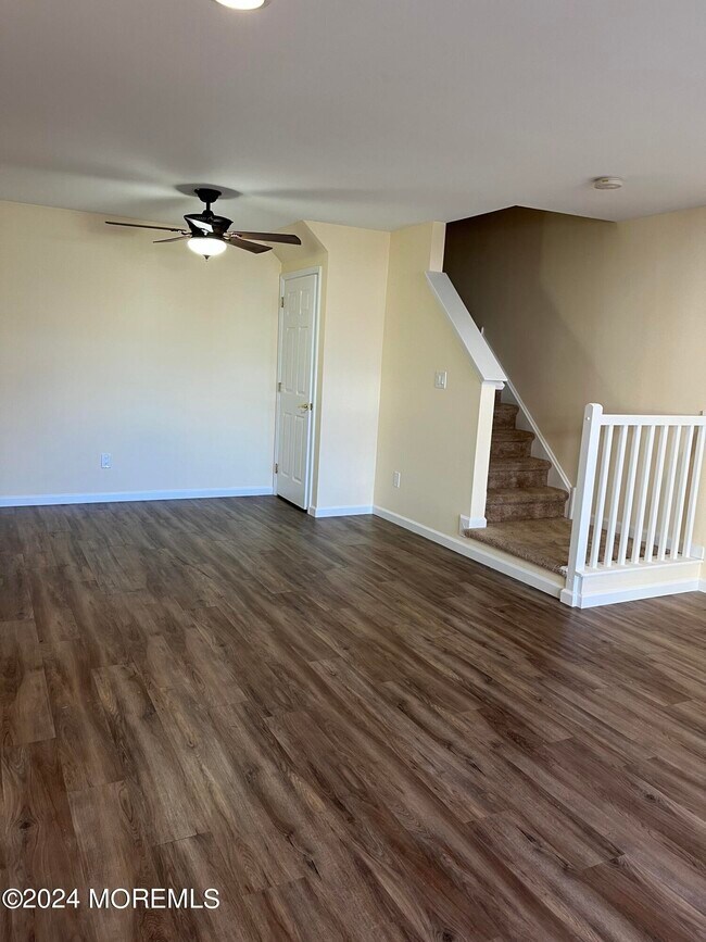 Building Photo - 156 Brookfield Dr