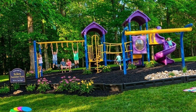 Building Photo - Move In Specials Featuring 1 & 2 Bedrooms at Dodson Courtyard Apartments