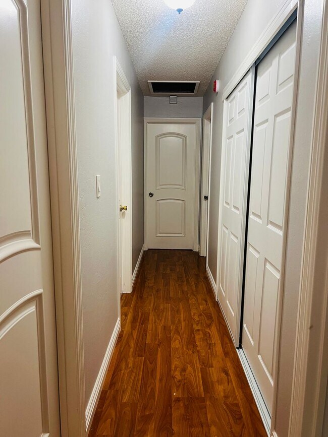 Building Photo - Spacious home in West San Jose