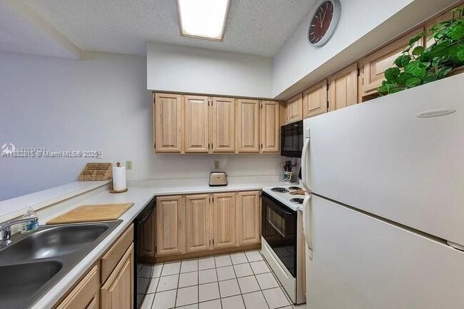 Building Photo - 1280 S Alhambra Cir