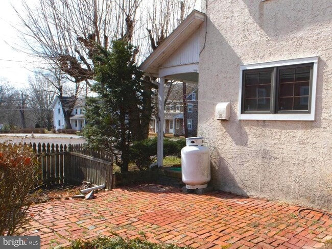 Building Photo - 1489 S Old Bethlehem Pike