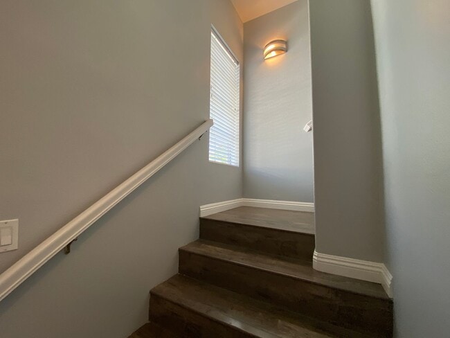 Building Photo - Beautiful Townhome in the Cascada Communit...