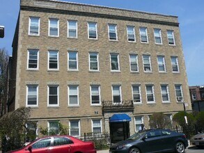 Building Photo - July Great Brookline Alternative Heat HW Inc  No Fee Students OK Eat in Kitchen