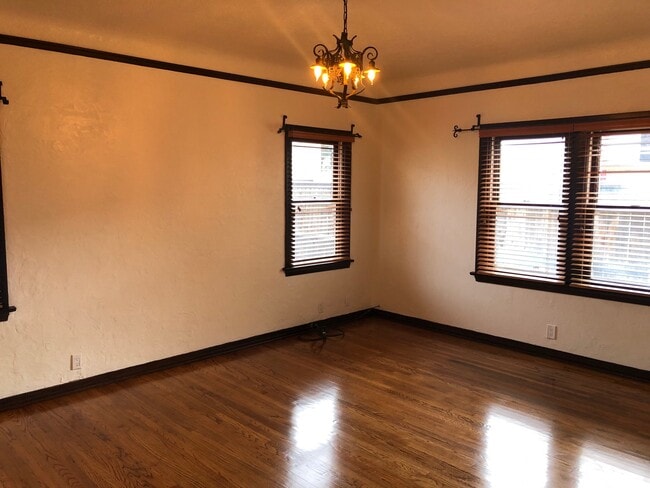 Building Photo - 768 Orizaba Ave