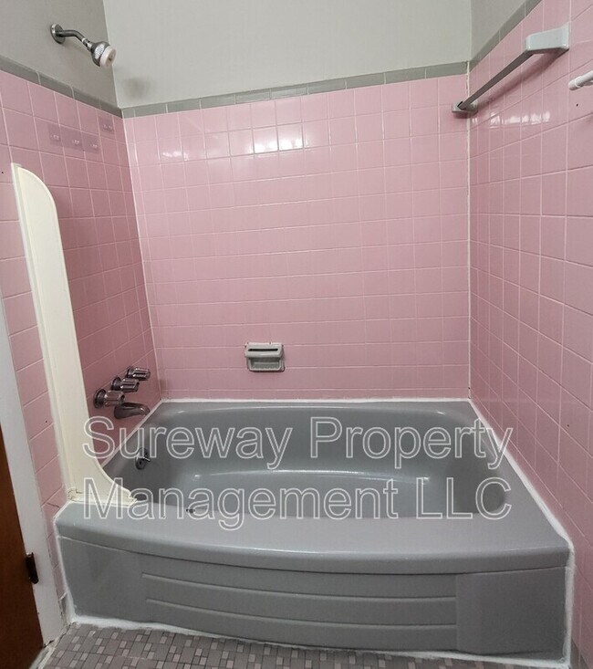 Building Photo - 9 Jeffrey Rd