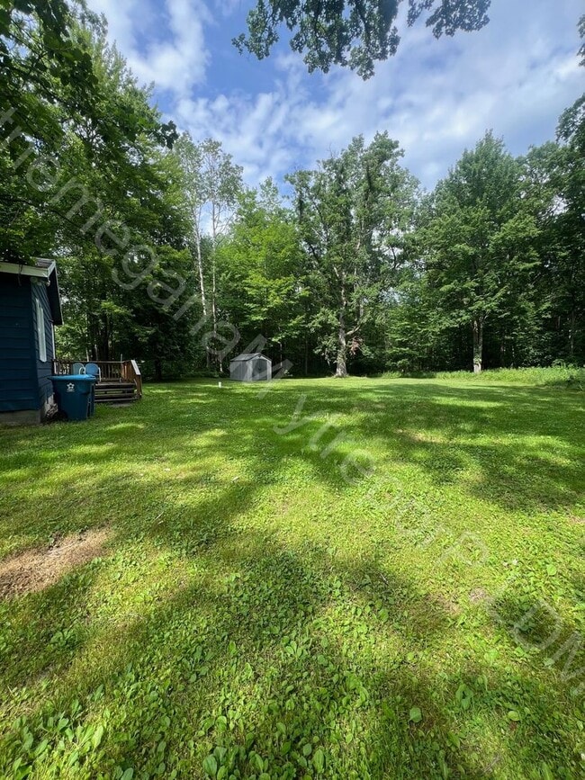 Building Photo - Country Oasis 3 bed 2 bath home
