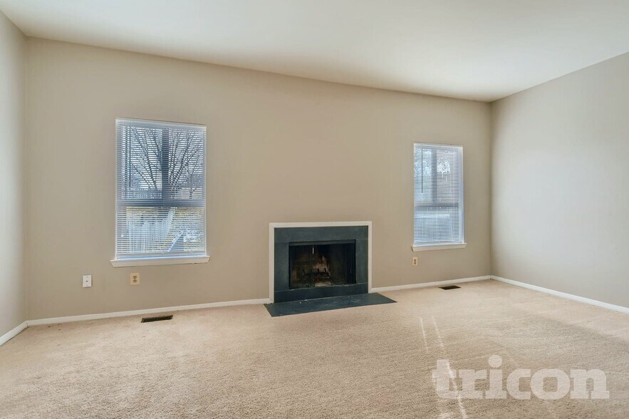 Building Photo - 26 Romanoff Ct