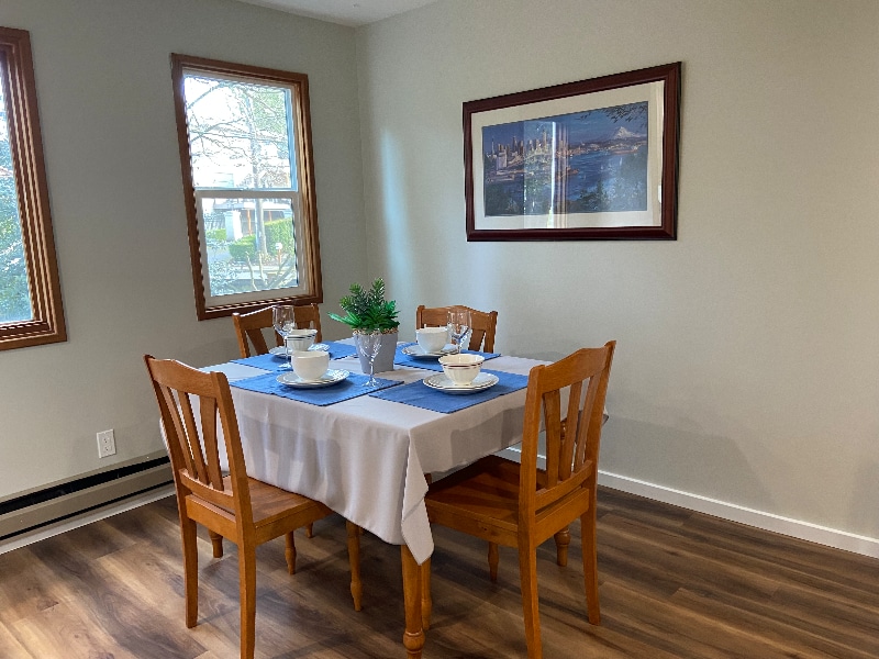 Building Photo - 204 SW Normandy Rd