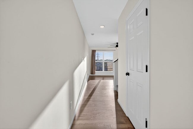 Building Photo - Modern 2-Bedroom Townhome