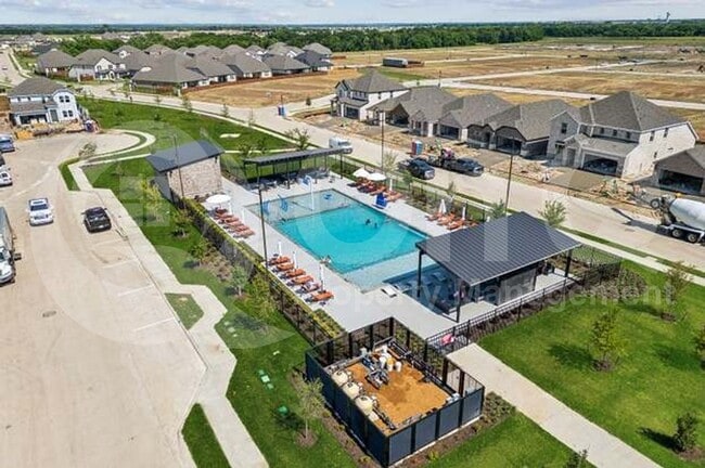 Building Photo - 3906 Greenbrier Dr