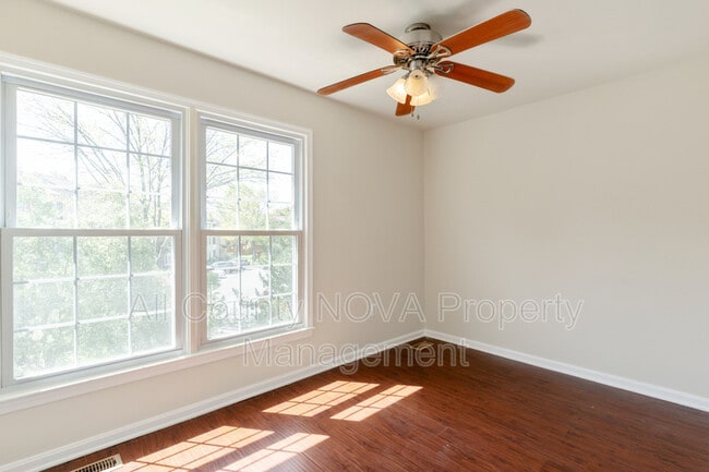 Building Photo - 7826 Fordson Rd