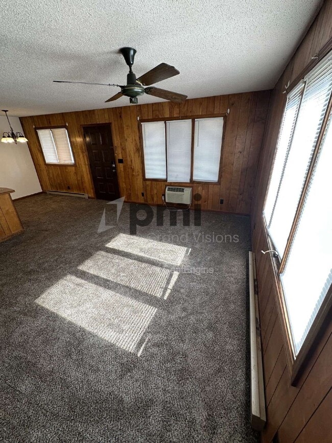 Building Photo - 955 4th St