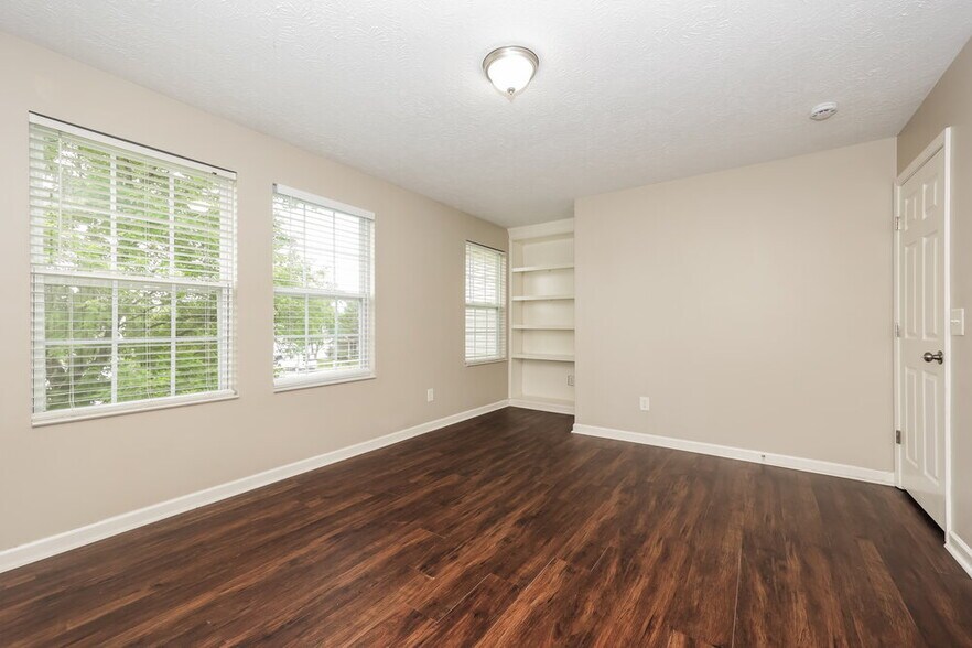 Building Photo - 538 Elderberry Way