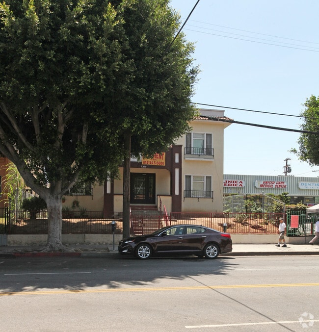 Building Photo - Pico Apartments