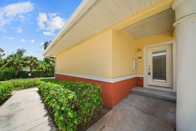 Building Photo - Nicely updated 3-bedroom, 2-bath upper-floor condo in Fort Myers