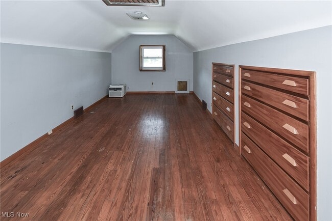 Building Photo - 3146 Warren Rd