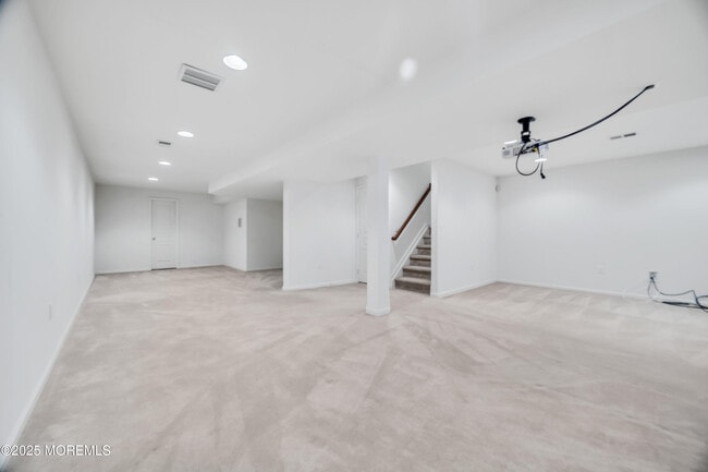 Building Photo - 82 Demarest Dr