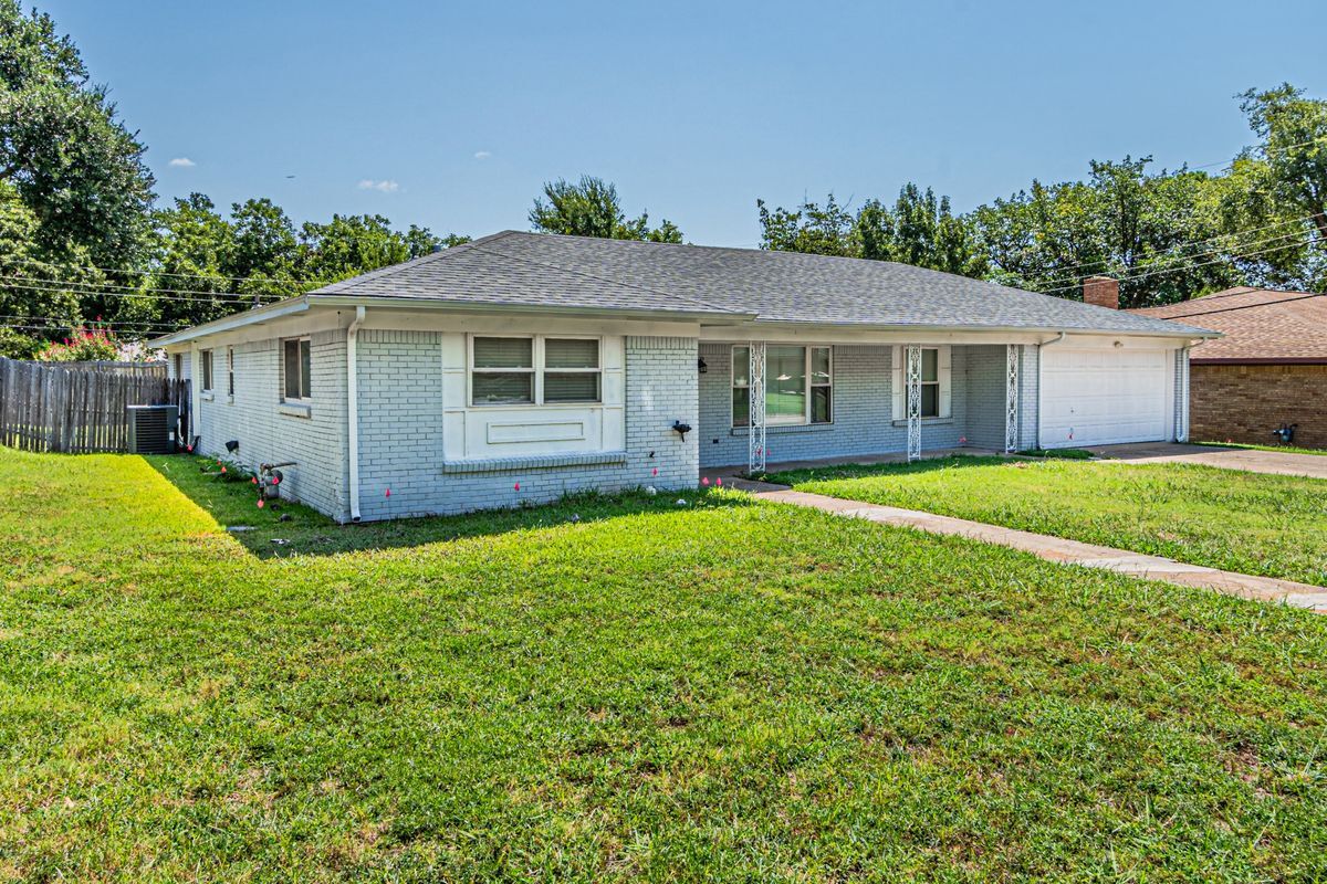 Building Photo - 1805 W Cedar Elm Dr