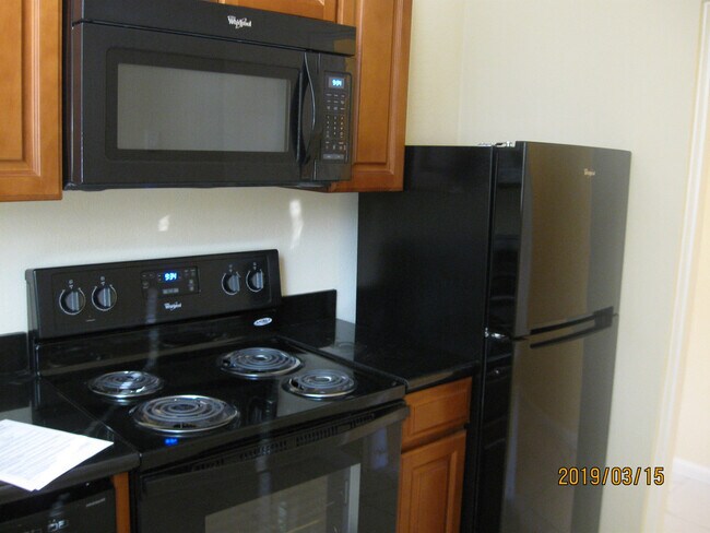 Building Photo - 1551 Building